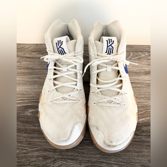 Nike Men’s Kyrie 4 Uncle Drew Shoes - Picture 9 of 10